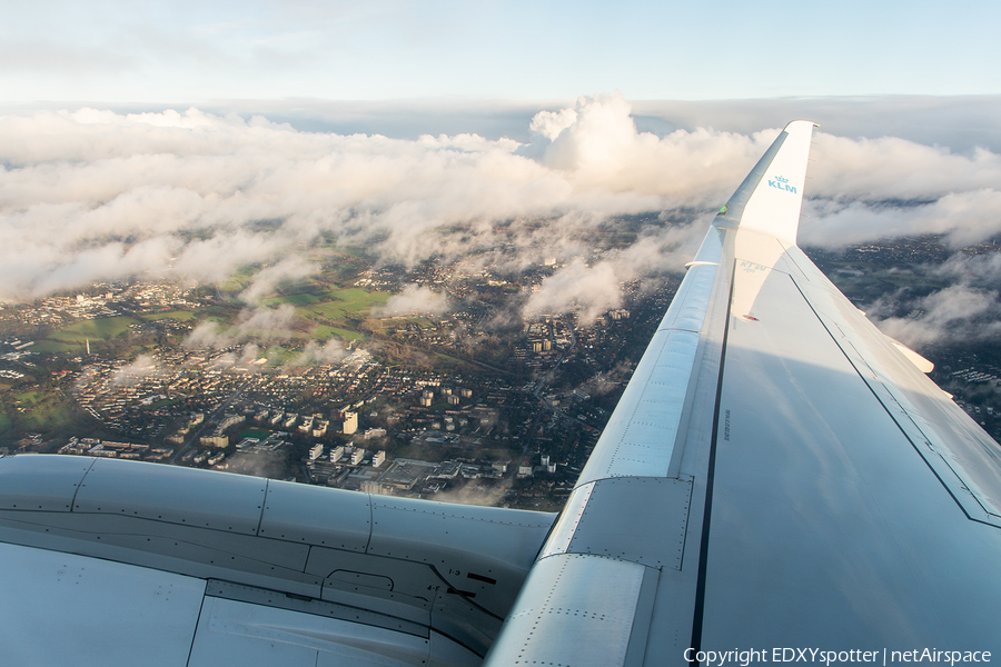 KLM Cityhopper Embraer ERJ-175LR (ERJ-170-200LR) (PH-EXK) | Photo 492723