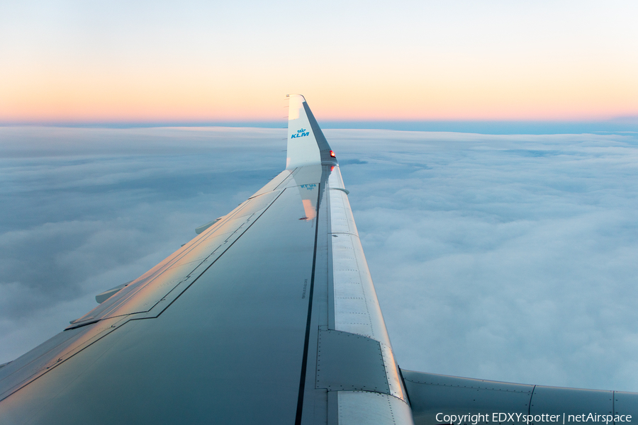 KLM Cityhopper Embraer ERJ-175STD (ERJ-170-200STD) (PH-EXO) | Photo 488426