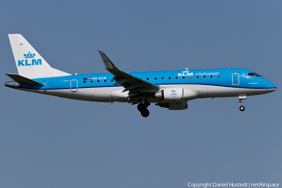 KLM Cityhopper Embraer ERJ-175STD (ERJ-170-200STD) (PH-EXW) | Photo 426158