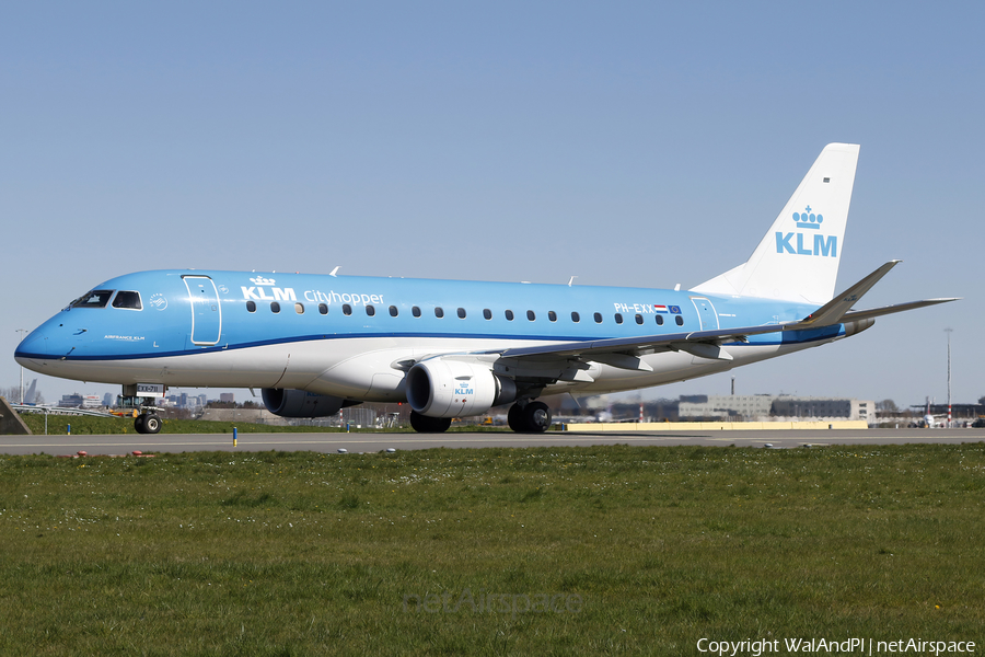 KLM Cityhopper Embraer ERJ-175STD (ERJ-170-200STD) (PH-EXX) | Photo 563058