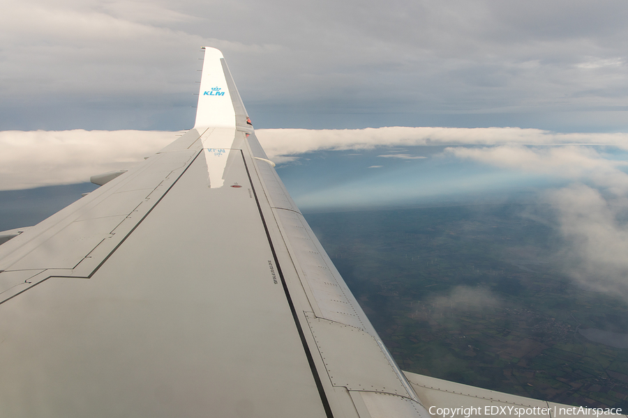 KLM Cityhopper Embraer ERJ-175STD (ERJ-170-200STD) (PH-EXZ) | Photo 487777