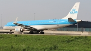 KLM Cityhopper Embraer ERJ-190LR (ERJ-190-100LR) (PH-EZB) at  Amsterdam - Schiphol, Netherlands