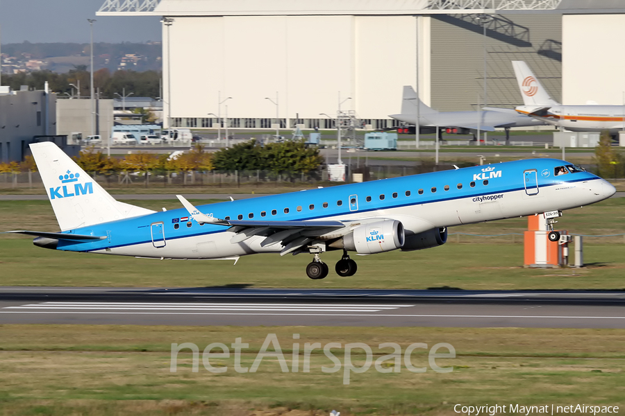 KLM Cityhopper Embraer ERJ-190LR (ERJ-190-100LR) (PH-EZG) | Photo 131424