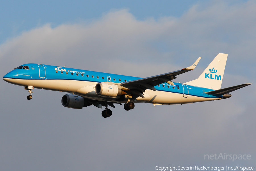KLM Cityhopper Embraer ERJ-190STD (ERJ-190-100STD) (PH-EZM) | Photo 237700