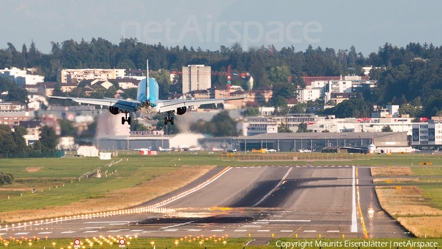 KLM Cityhopper Embraer ERJ-190STD (ERJ-190-100STD) (PH-EZO) | Photo 118295