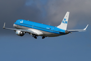 KLM Cityhopper Embraer ERJ-190LR (ERJ-190-100LR) (PH-EZS) at  Hamburg - Fuhlsbuettel (Helmut Schmidt), Germany