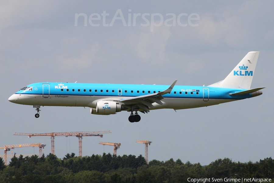 KLM Cityhopper Embraer ERJ-190STD (ERJ-190-100STD) (PH-EZT) | Photo 28589