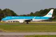 KLM Cityhopper Embraer ERJ-190STD (ERJ-190-100STD) (PH-EZT) at  Hamburg - Fuhlsbuettel (Helmut Schmidt), Germany