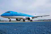 KLM Cityhopper Embraer ERJ-190STD (ERJ-190-100STD) (PH-EZT) at  Hamburg - Fuhlsbuettel (Helmut Schmidt), Germany