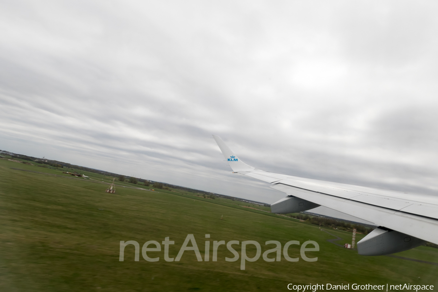 KLM Cityhopper Embraer ERJ-190STD (ERJ-190-100STD) (PH-EZU) | Photo 156981