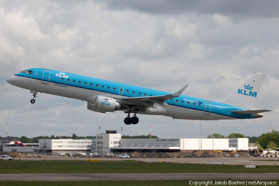 KLM Cityhopper Embraer ERJ-190STD (ERJ-190-100STD) (PH-EZV) | Photo 138578