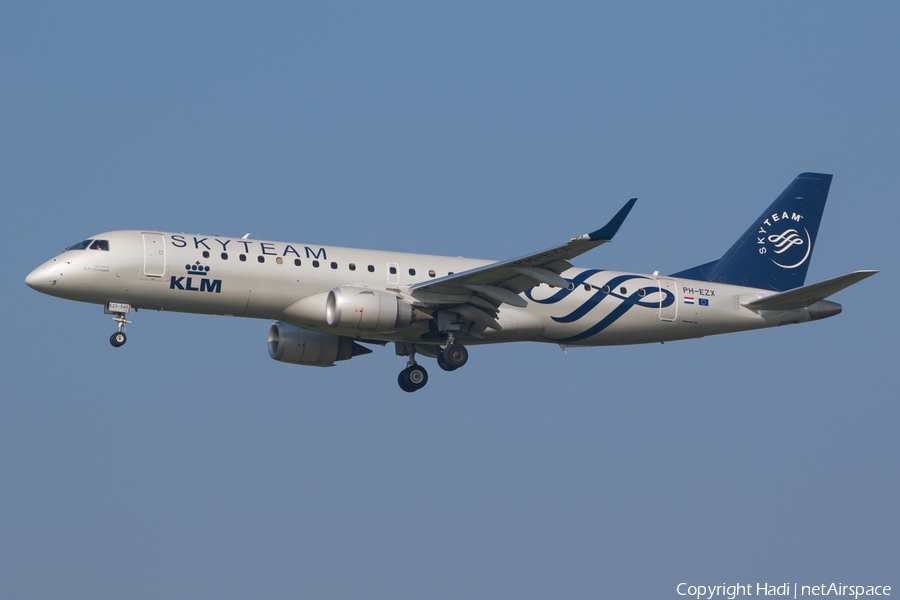 KLM Cityhopper Embraer ERJ-190STD (ERJ-190-100STD) (PH-EZX) | Photo 155357