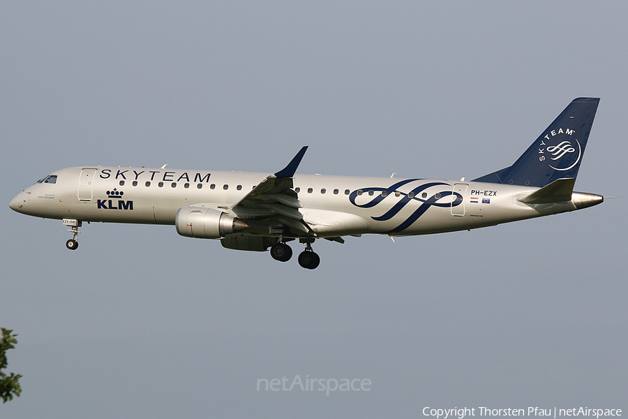 KLM Cityhopper Embraer ERJ-190STD (ERJ-190-100STD) (PH-EZX) | Photo 61657