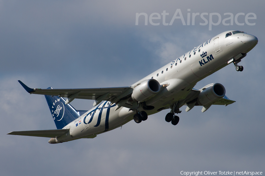 KLM Cityhopper Embraer ERJ-190STD (ERJ-190-100STD) (PH-EZX) | Photo 107144