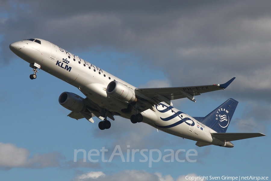 KLM Cityhopper Embraer ERJ-190STD (ERJ-190-100STD) (PH-EZX) | Photo 192629