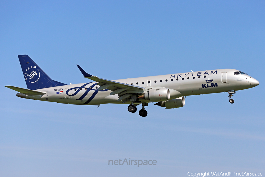 KLM Cityhopper Embraer ERJ-190STD (ERJ-190-100STD) (PH-EZX) | Photo 471952