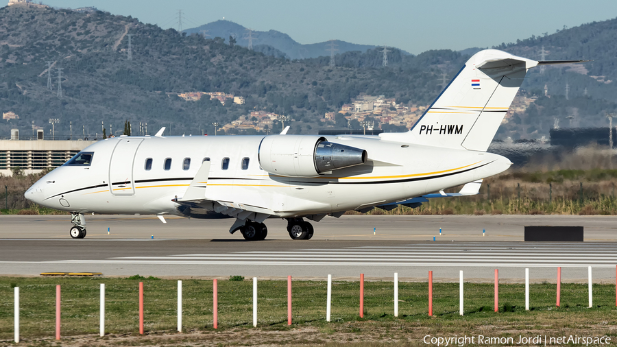 JetNetherlands Bombardier CL-600-2B16 Challenger 605 (PH-HWM) | Photo 489147