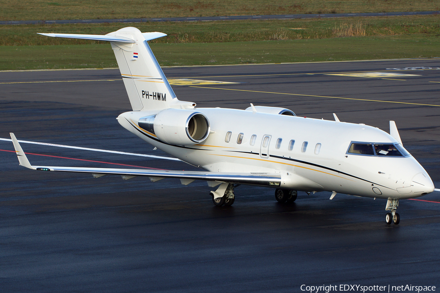 JetNetherlands Bombardier CL-600-2B16 Challenger 605 (PH-HWM) | Photo 275612