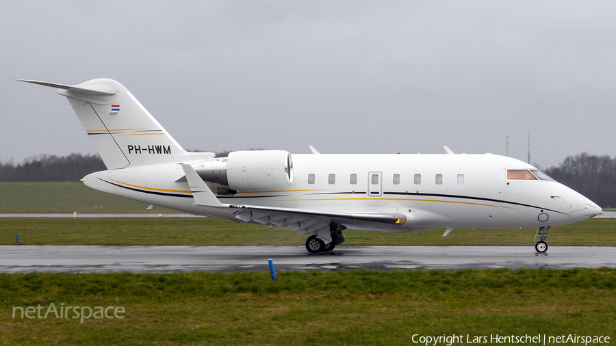 JetNetherlands Bombardier CL-600-2B16 Challenger 605 (PH-HWM) | Photo 375798