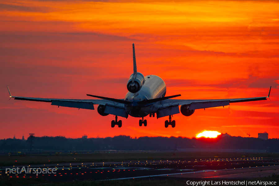 KLM - Royal Dutch Airlines McDonnell Douglas MD-11 (PH-KCA) | Photo 431545