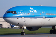 KLM - Royal Dutch Airlines McDonnell Douglas MD-11 (PH-KCA) at  Montreal - Pierre Elliott Trudeau International (Dorval), Canada