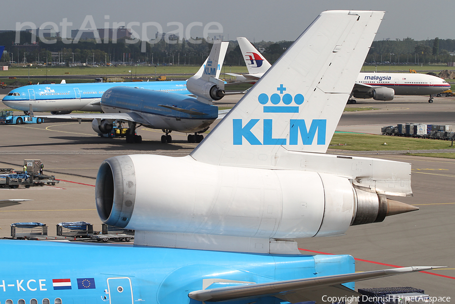 KLM - Royal Dutch Airlines McDonnell Douglas MD-11 (PH-KCE) | Photo 384884