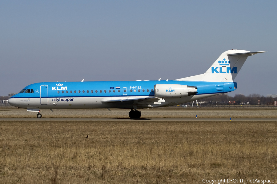 KLM Cityhopper Fokker 70 (PH-KZE) | Photo 404771