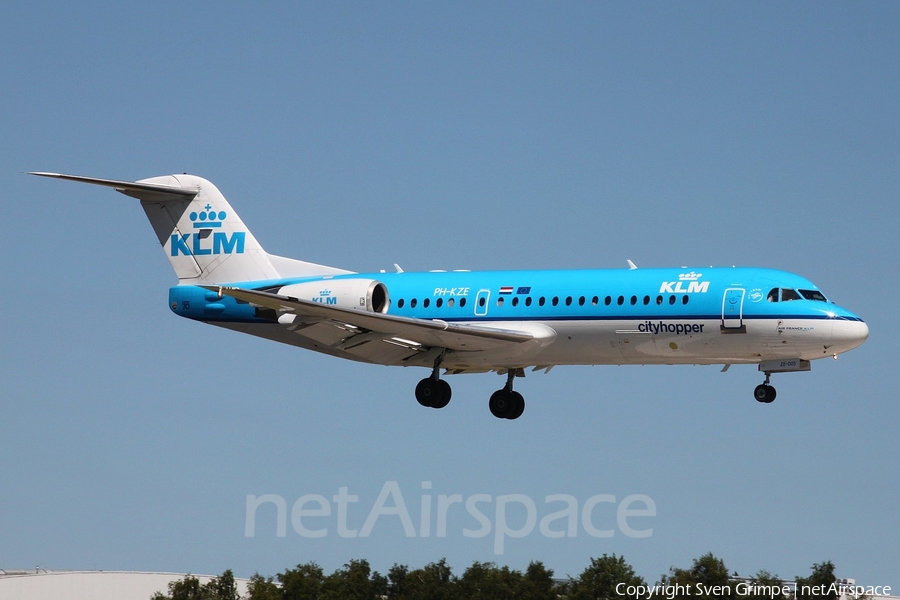 KLM Cityhopper Fokker 70 (PH-KZE) | Photo 29470