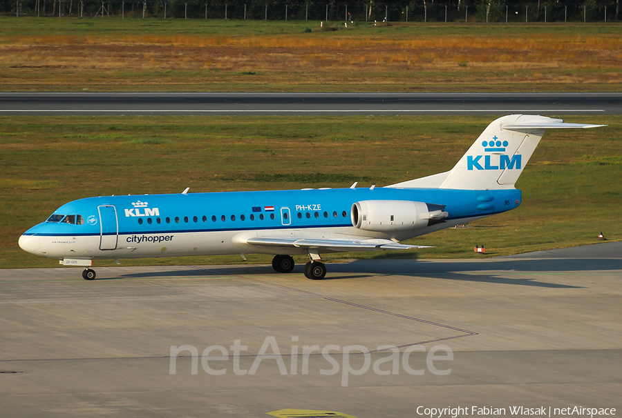 KLM Cityhopper Fokker 70 (PH-KZE) | Photo 250715
