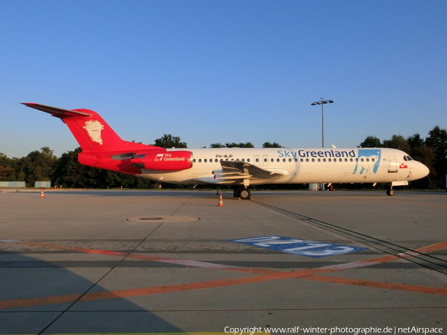 Sky Greenland Fokker 100 (PH-MJP) | Photo 370623