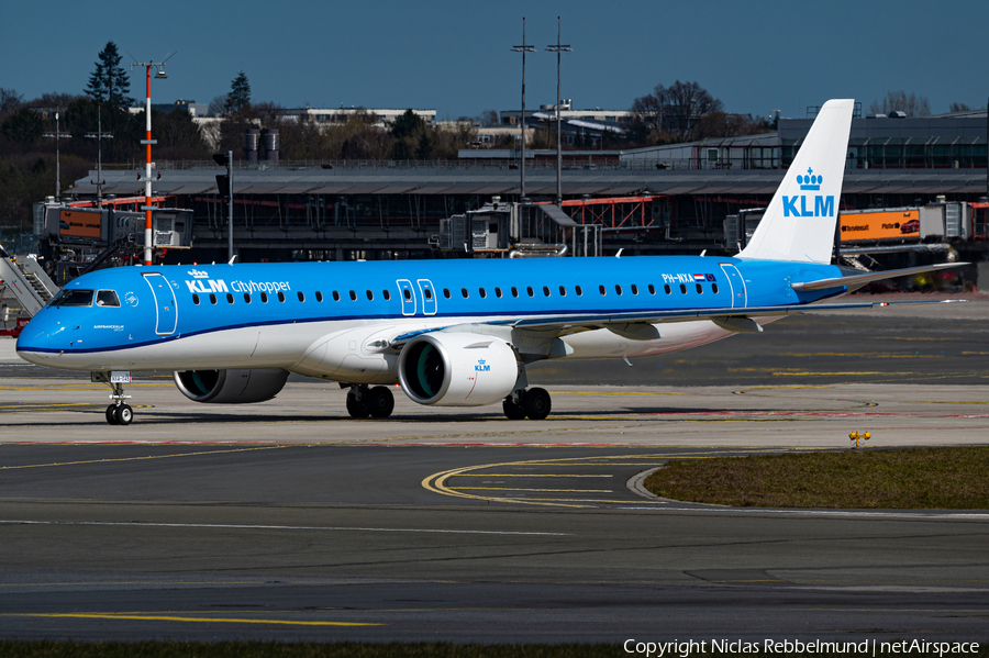KLM Cityhopper Embraer ERJ-195E2 (ERJ-190-400STD) (PH-NXA) | Photo 442859
