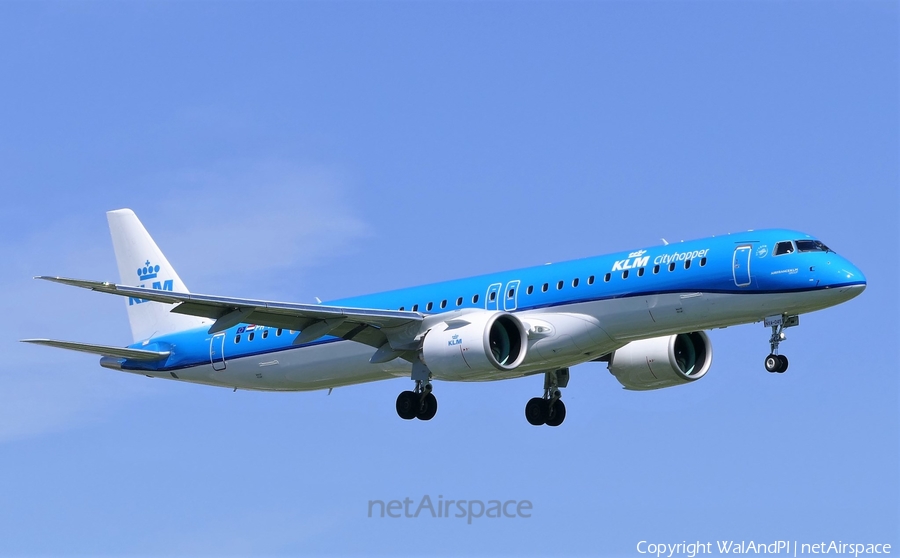 KLM Cityhopper Embraer ERJ-195E2 (ERJ-190-400STD) (PH-NXA) | Photo 446956