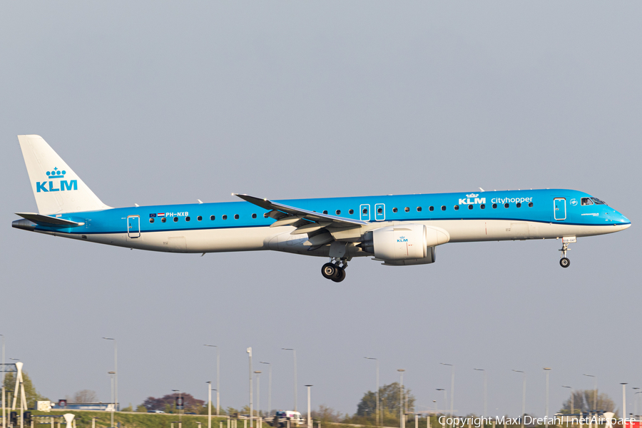 KLM Cityhopper Embraer ERJ-195E2 (ERJ-190-400STD) (PH-NXB) | Photo 505009