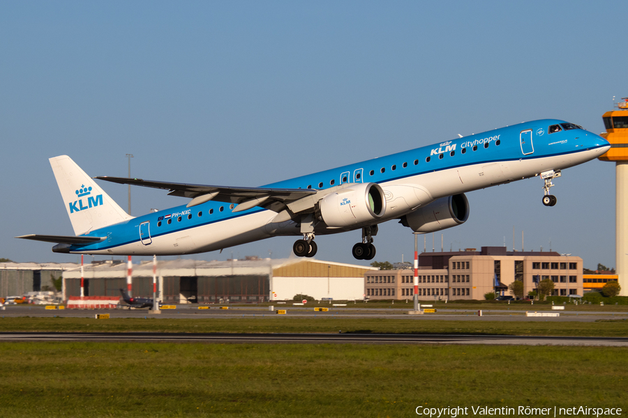 KLM Cityhopper Embraer ERJ-195E2 (ERJ-190-400STD) (PH-NXC) | Photo 507433