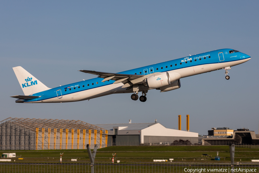 KLM Cityhopper Embraer ERJ-195E2 (ERJ-190-400STD) (PH-NXC) | Photo 507530