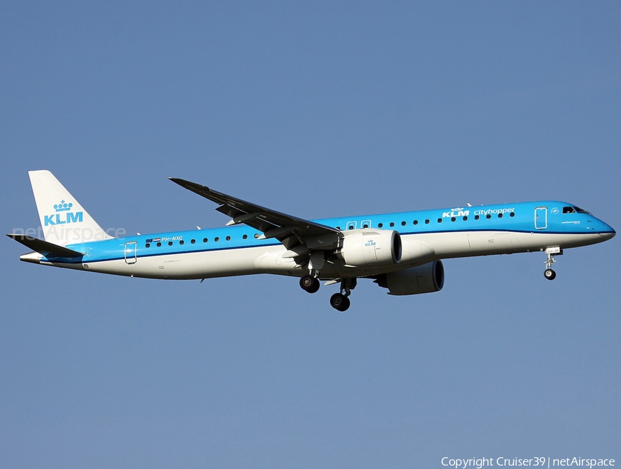 KLM Cityhopper Embraer ERJ-195E2 (ERJ-190-400STD) (PH-NXC) | Photo 521241
