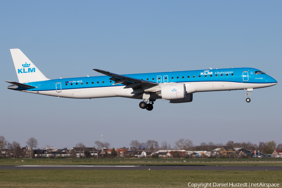 KLM Cityhopper Embraer ERJ-195E2 (ERJ-190-400STD) (PH-NXD) | Photo 513375