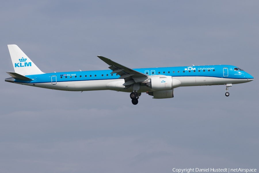 KLM Cityhopper Embraer ERJ-195E2 (ERJ-190-400STD) (PH-NXE) | Photo 521195