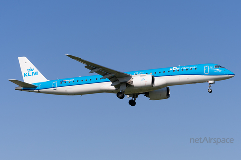 KLM Cityhopper Embraer ERJ-195E2 (ERJ-190-400STD) (PH-NXF) at  Amsterdam - Schiphol, Netherlands