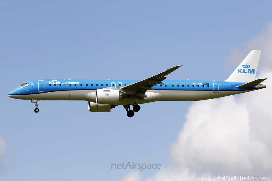 KLM Cityhopper Embraer ERJ-195E2 (ERJ-190-400STD) (PH-NXG) | Photo 520034