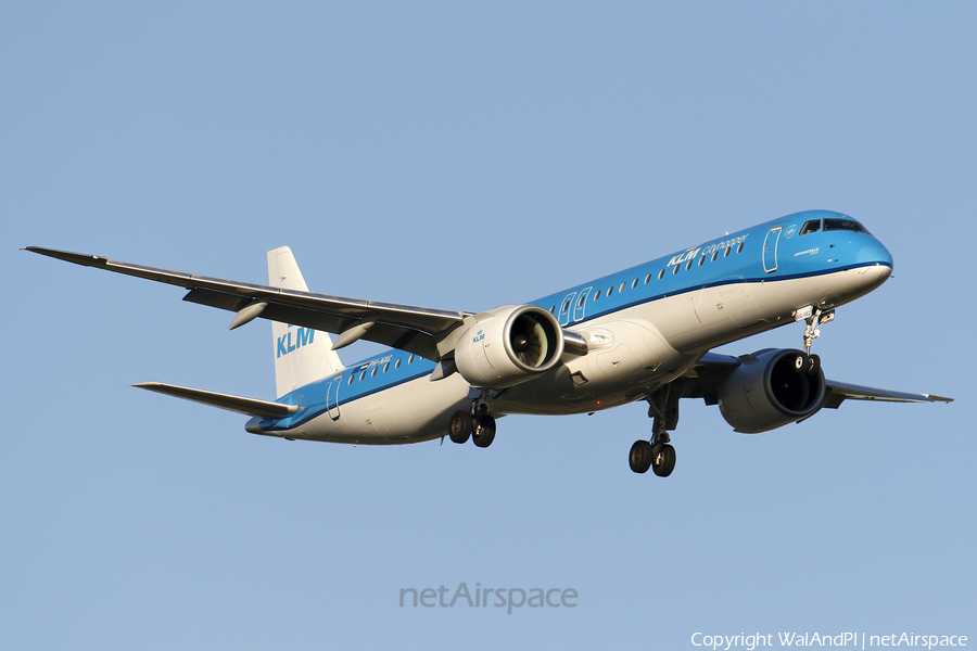 KLM Cityhopper Embraer ERJ-195E2 (ERJ-190-400STD) (PH-NXG) | Photo 561802