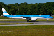 KLM Cityhopper Embraer ERJ-195E2 (ERJ-190-400STD) (PH-NXG) at  Hamburg - Fuhlsbuettel (Helmut Schmidt), Germany