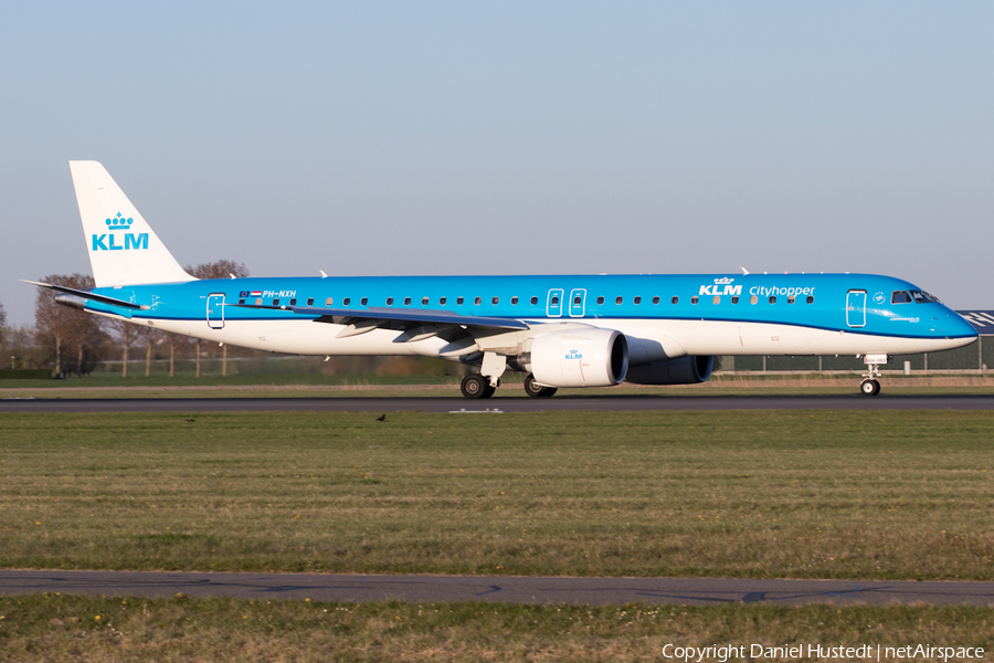 KLM Cityhopper Embraer ERJ-195E2 (ERJ-190-400STD) (PH-NXH) | Photo 513377