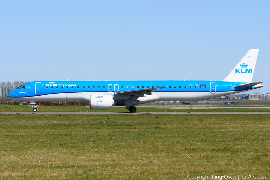 KLM Cityhopper Embraer ERJ-195E2 (ERJ-190-400STD) (PH-NXH) | Photo 679826