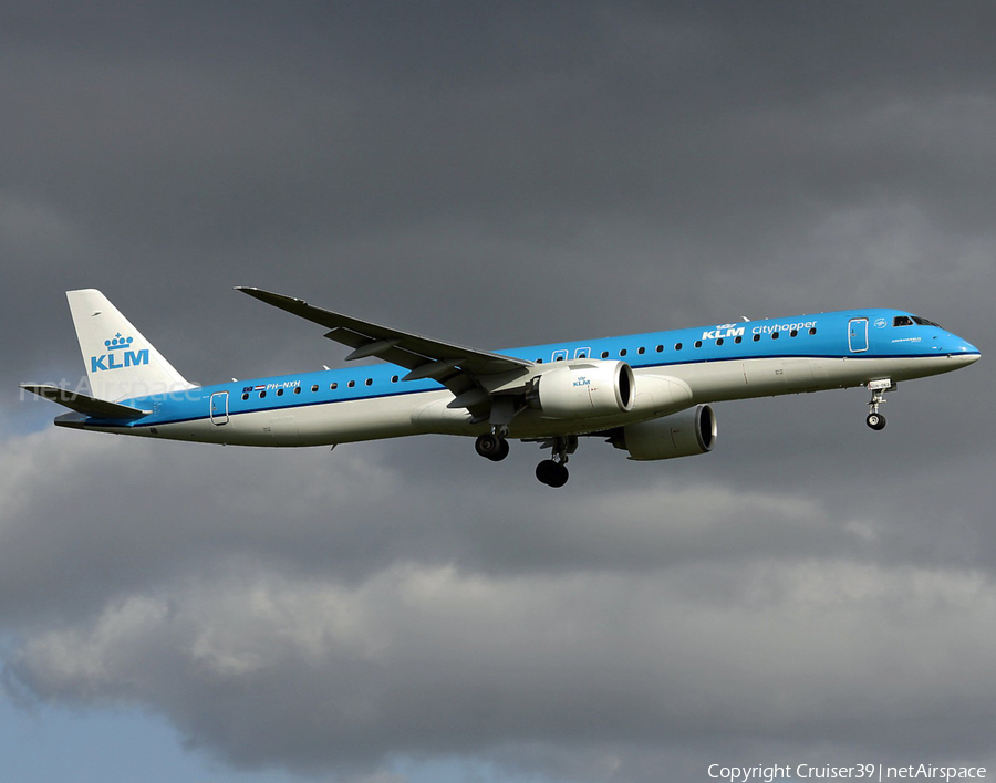 KLM Cityhopper Embraer ERJ-195E2 (ERJ-190-400STD) (PH-NXH) | Photo 521758