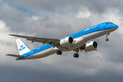 KLM Cityhopper Embraer ERJ-195E2 (ERJ-190-400STD) (PH-NXH) at  Tenerife Sur - Reina Sofia, Spain