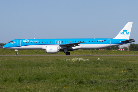 KLM Cityhopper Embraer ERJ-195E2 (ERJ-190-400STD) (PH-NXI) at  Amsterdam - Schiphol, Netherlands