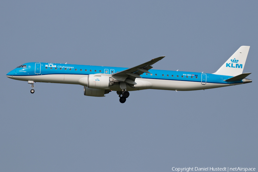 KLM Cityhopper Embraer ERJ-195E2 (ERJ-190-400STD) (PH-NXI) | Photo 646513
