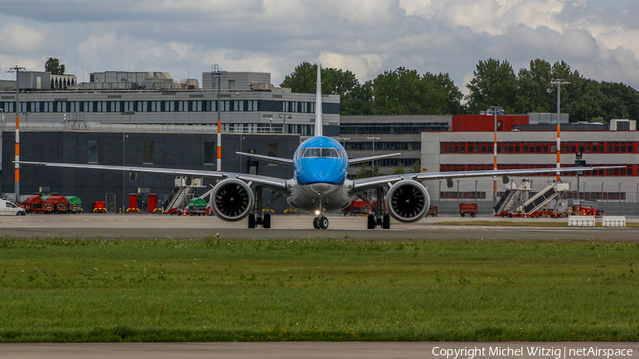 KLM Cityhopper Embraer ERJ-195E2 (ERJ-190-400STD) (PH-NXI) | Photo 517126