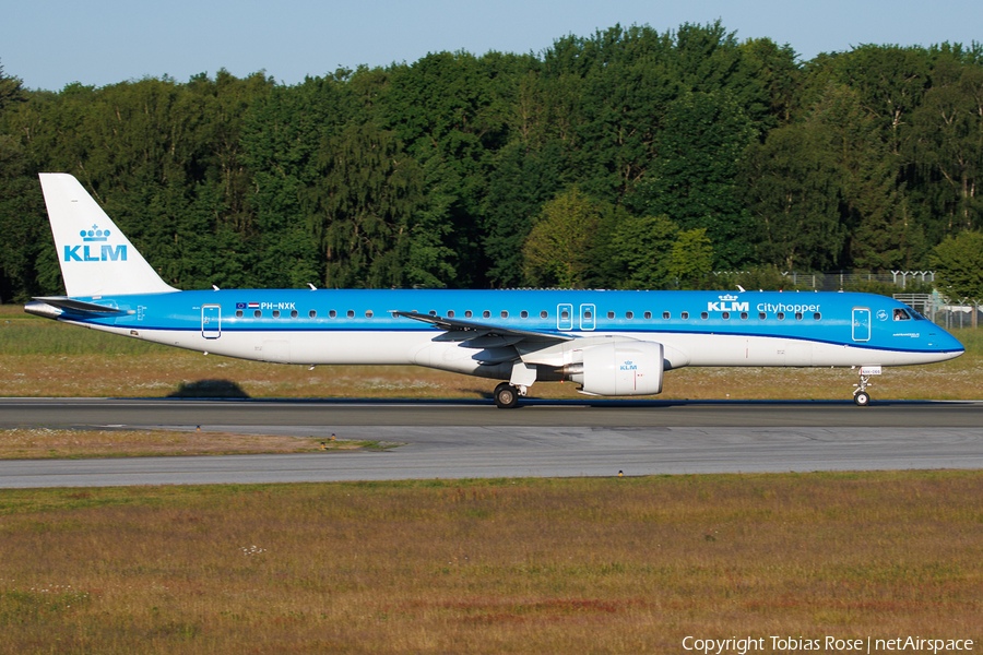 KLM Cityhopper Embraer ERJ-195E2 (ERJ-190-400STD) (PH-NXK) | Photo 573174